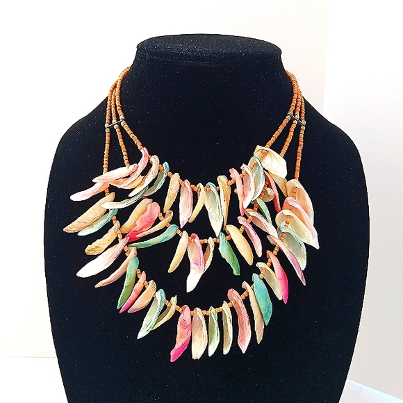 PETITE SHELL NECKLACE VINTAGE petite wood beads pink turquoise cream child beach - Picture 2 of 4